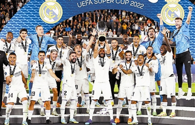 让球迷更直 让球迷更直