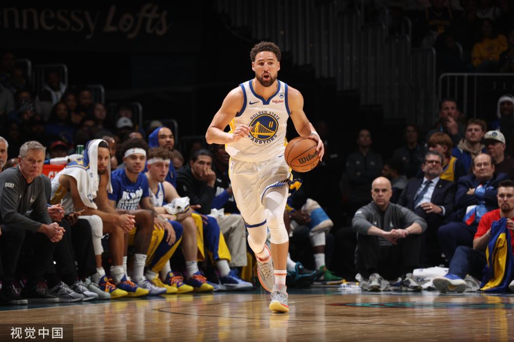 球队中场的 球队中场的